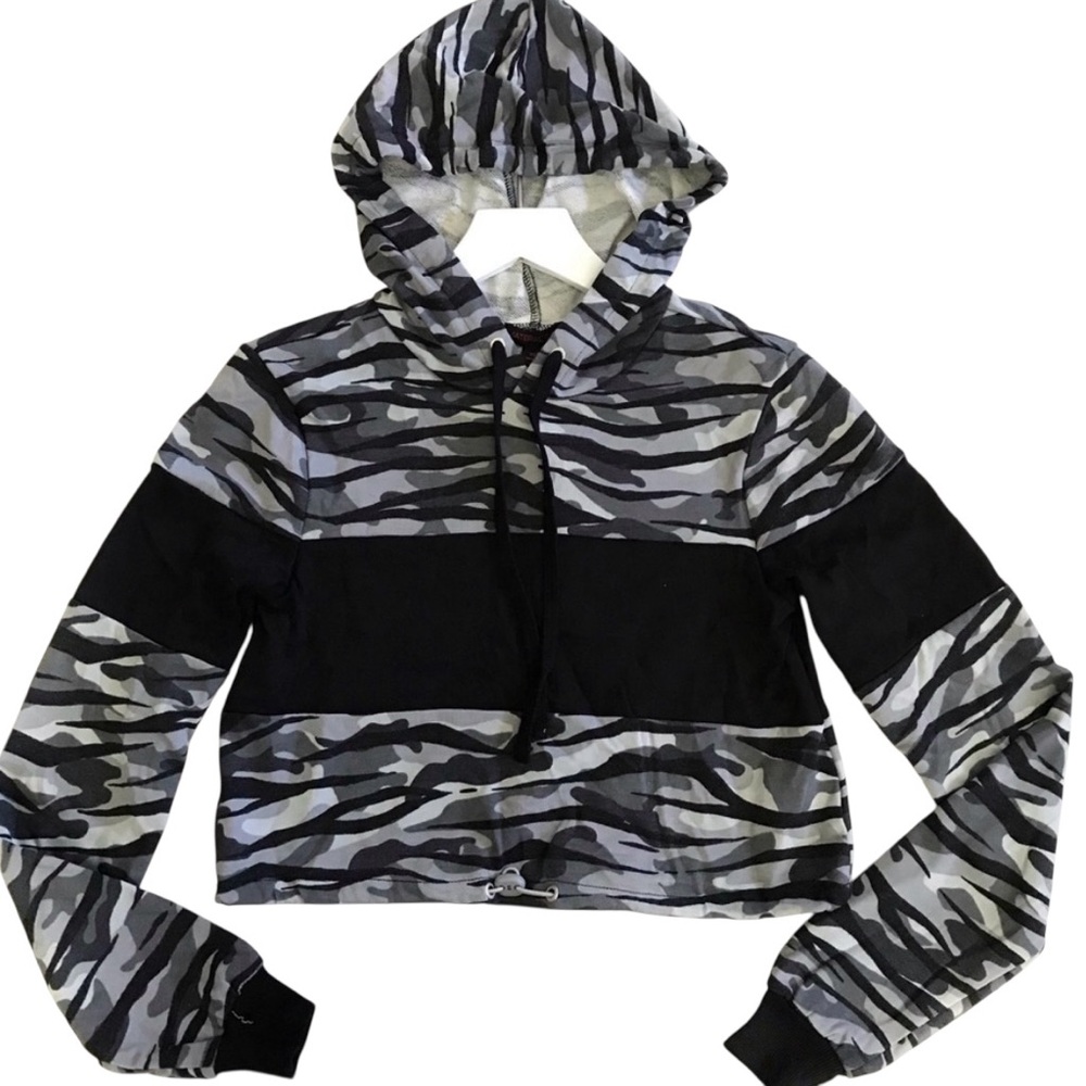 NWT Material Girl Juniors Animal Tiger Print Camouflage Crop Top Hoodie Size XS